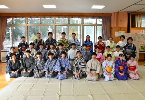 12月16日（金）「伝統衣装で学ぶ日本の歴史」浴衣着付け教室　開催