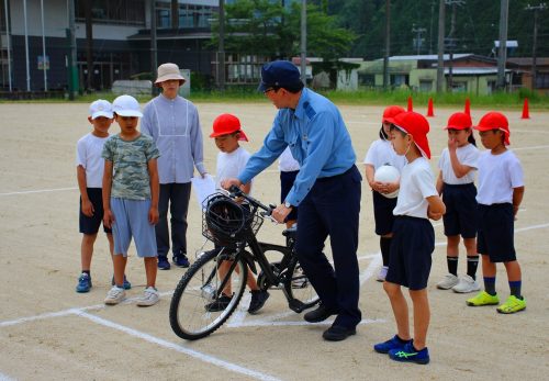 ３年　自転車点検＆自転車教室