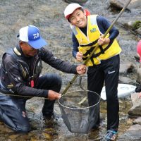 ５・６年　鮎の友釣り