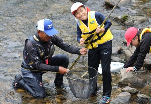 ５・６年　鮎の友釣り