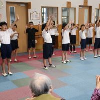 ３・４年　サンホーム訪問